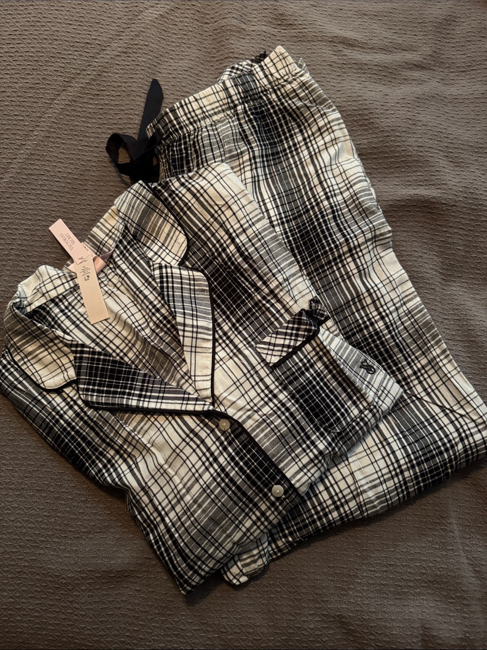 Victoria's Secret Black & White Plaid Pajama Set